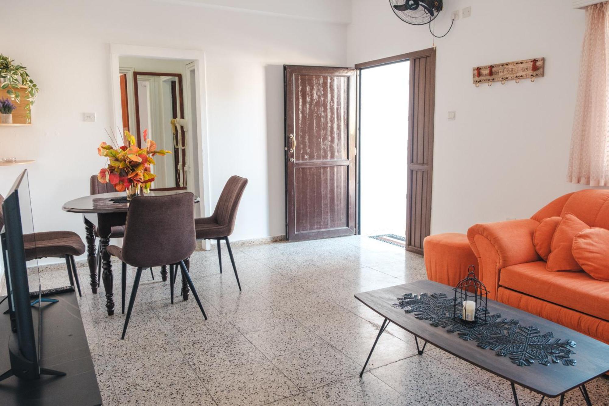 Serenityone - Centrally Located One Bedroom Apt Ajía Nápa Eksteriør bilde