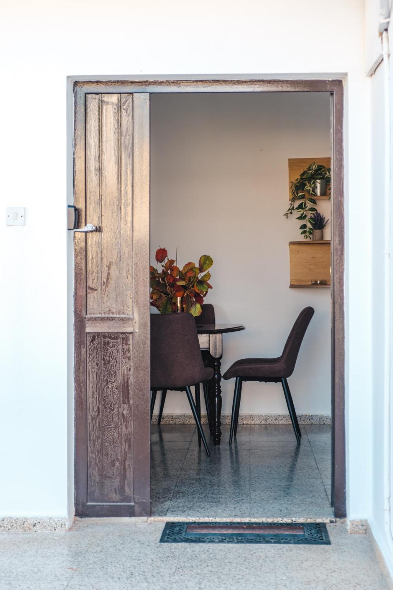 Serenityone - Centrally Located One Bedroom Apt Ajía Nápa Eksteriør bilde